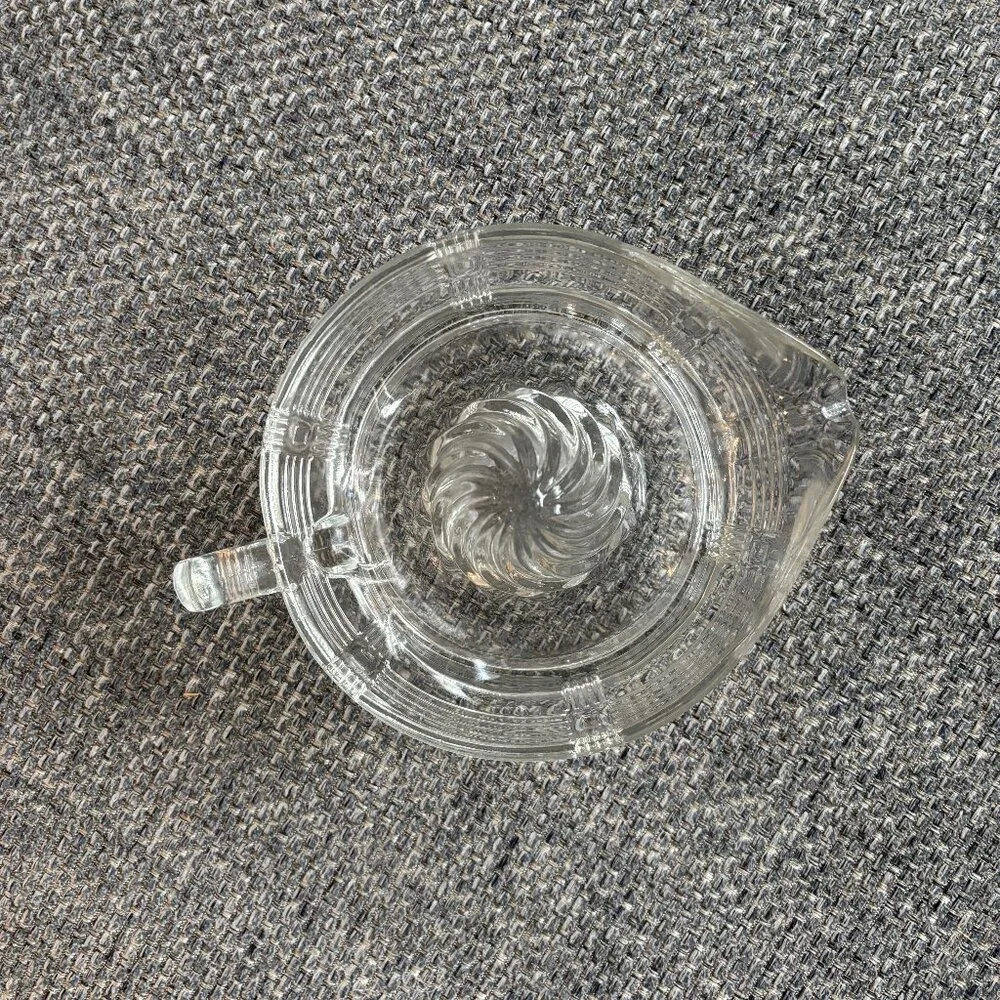 Vintage Hazel-Atlas Crisscross Citrus Reamer Patterned Glass Juicer 5.5 Inch